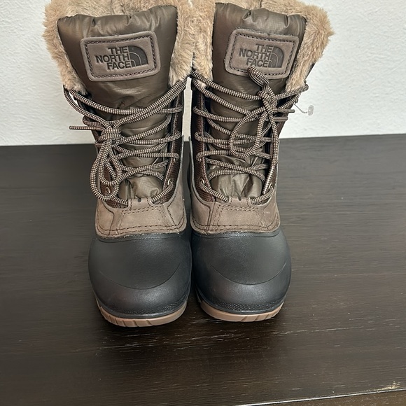 The North Face Shellista IV Mid Insulated Waterproof Pac Boots - Picture 3 of 8